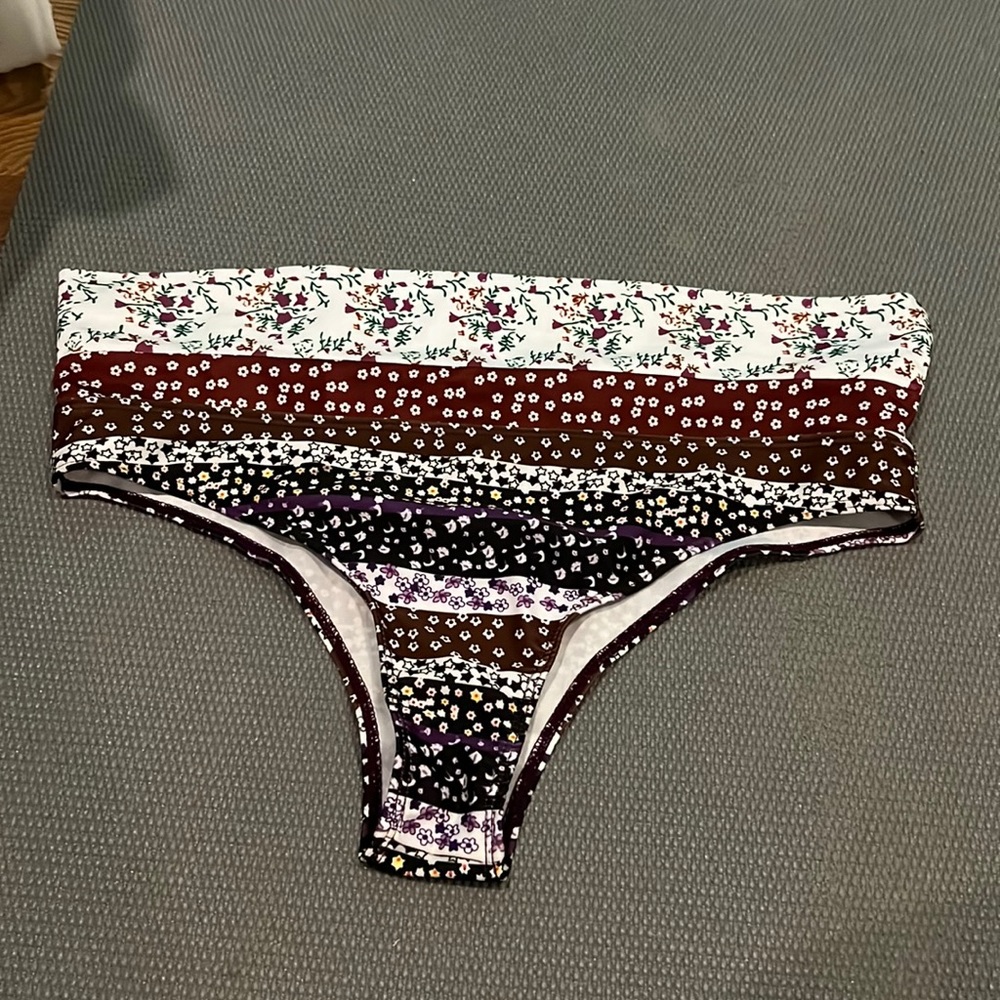 Cupshe bikini bottoms, used in good condition, size L